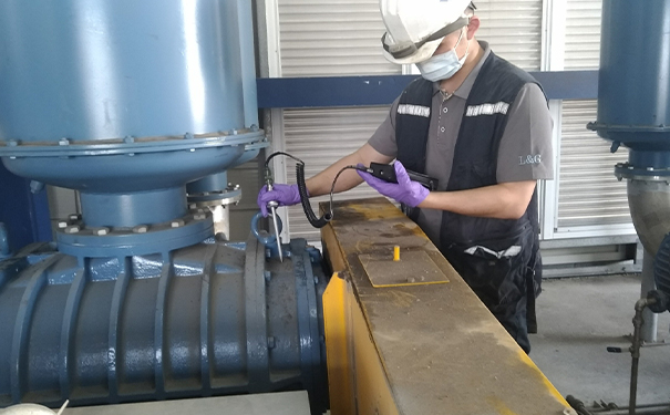 高溫電鍍環(huán)境下羅茨鼓風機如何散熱 高溫電鍍環(huán)境下羅茨鼓風機如何散熱